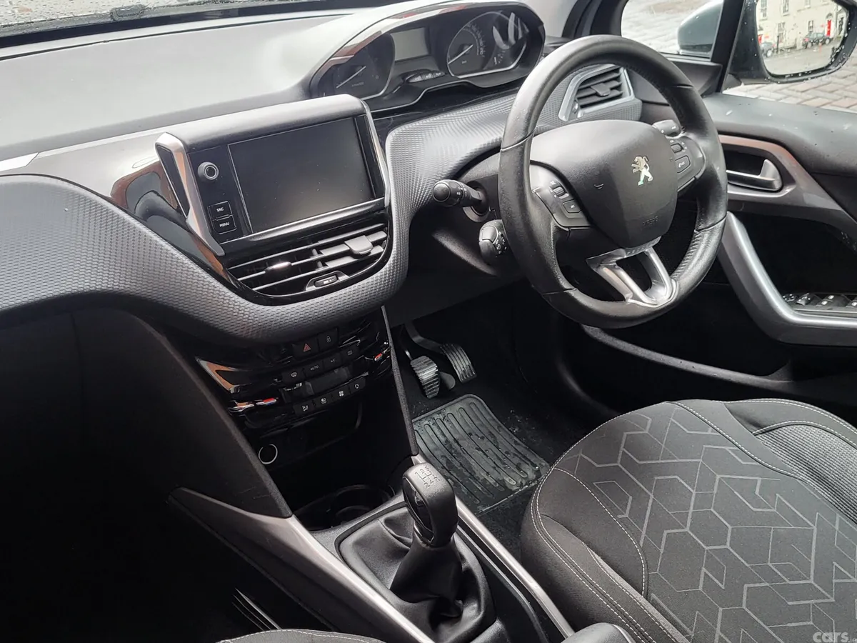 Peugeot 2008 Estate, Diesel, 2018, Grey