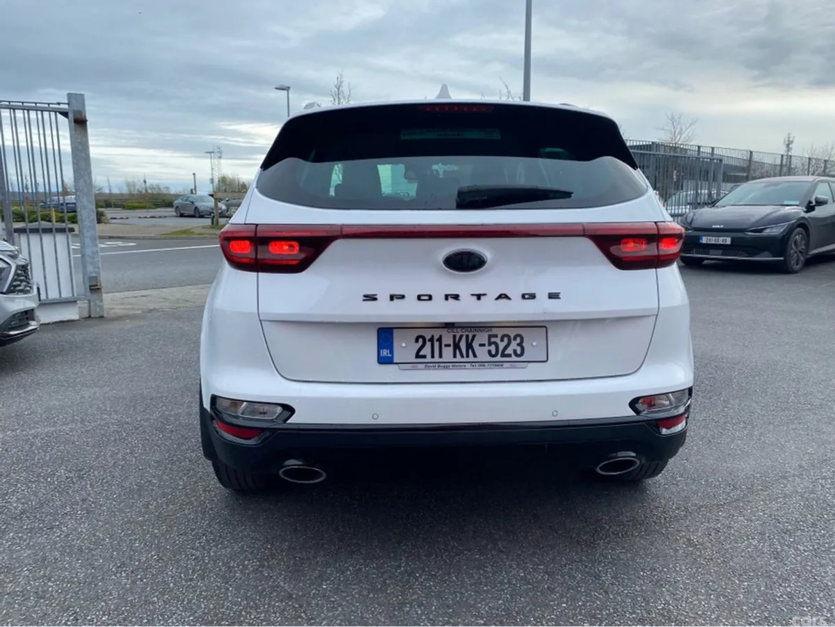 Kia Sportage MPV, Diesel, 2021, White