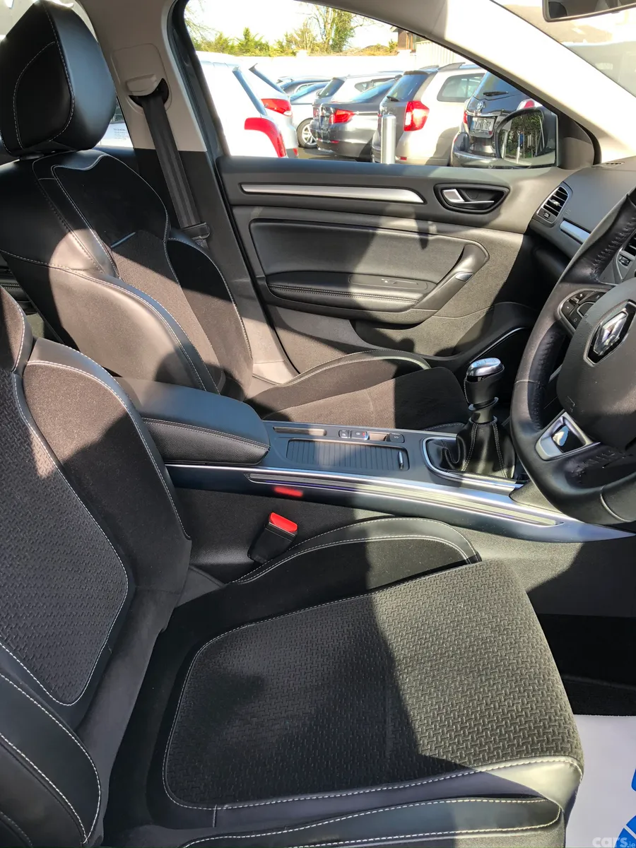Renault Megane Hatchback, Diesel, 2017, Grey