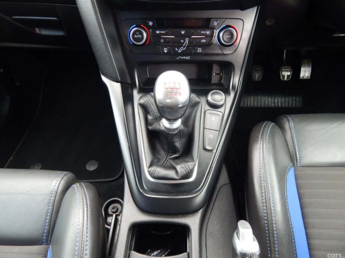 Ford Focus Hatchback, Diesel, 2015, Blue