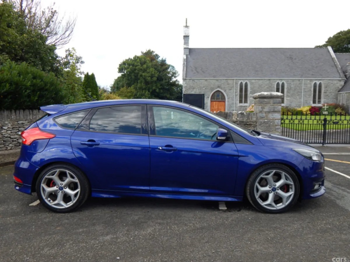 Ford Focus Hatchback, Diesel, 2015, Blue