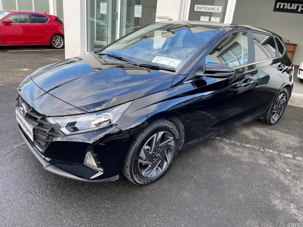Hyundai i20 Hatchback, Petrol, 2023, Black
