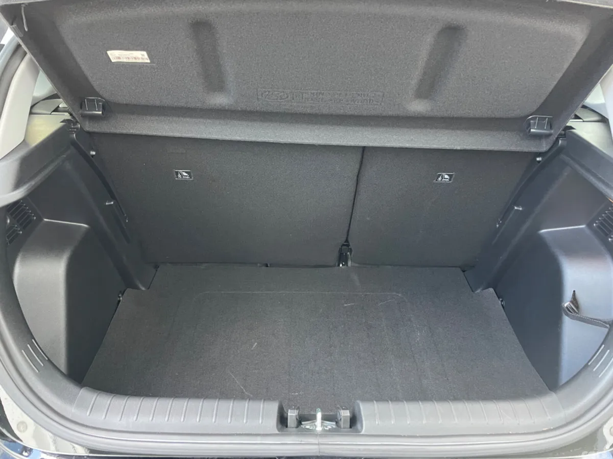 Hyundai i20 Hatchback, Petrol, 2023, Black