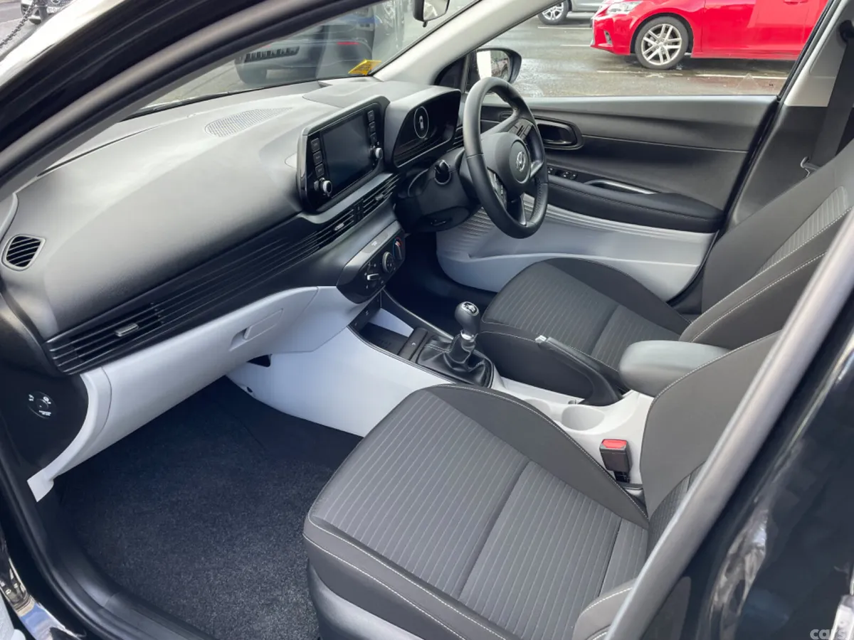 Hyundai i20 Hatchback, Petrol, 2023, Black