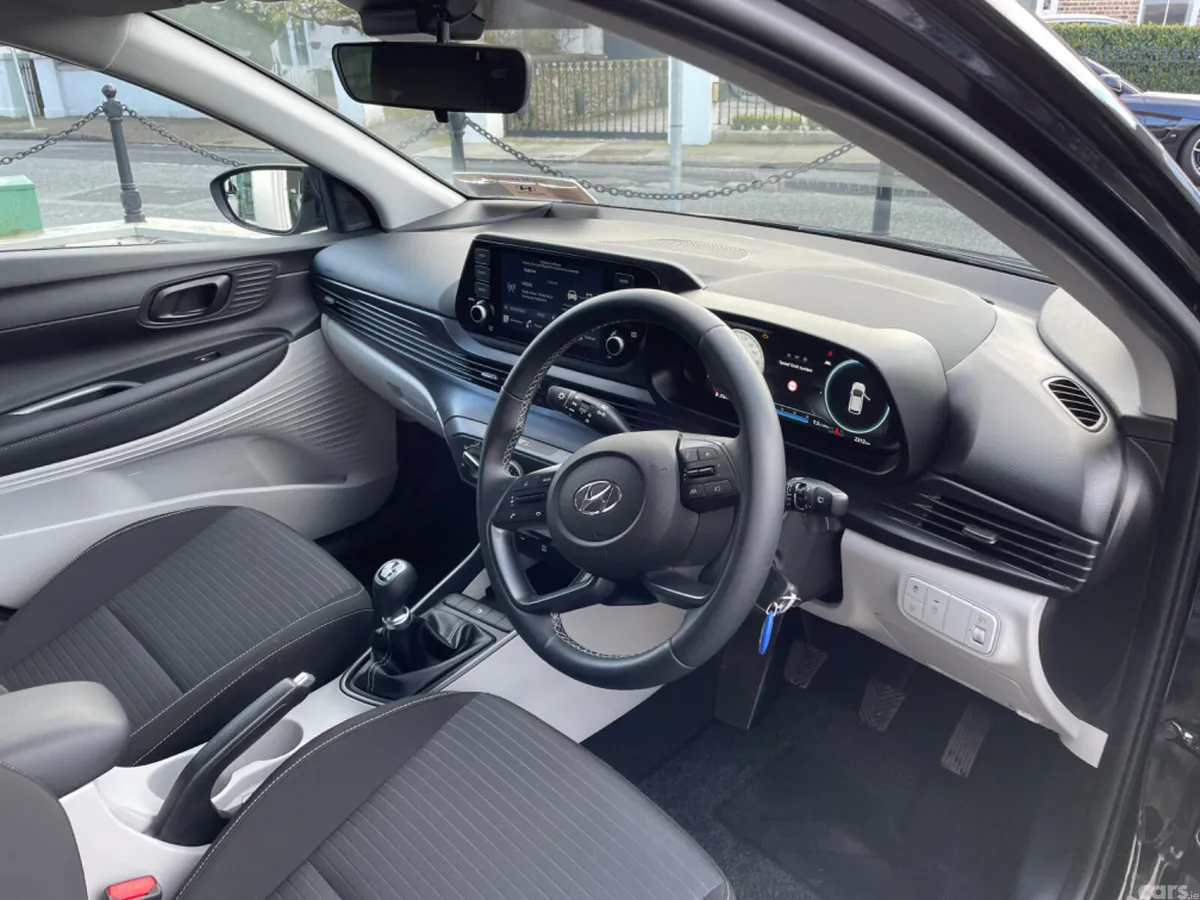 Hyundai i20 Hatchback, Petrol, 2023, Black