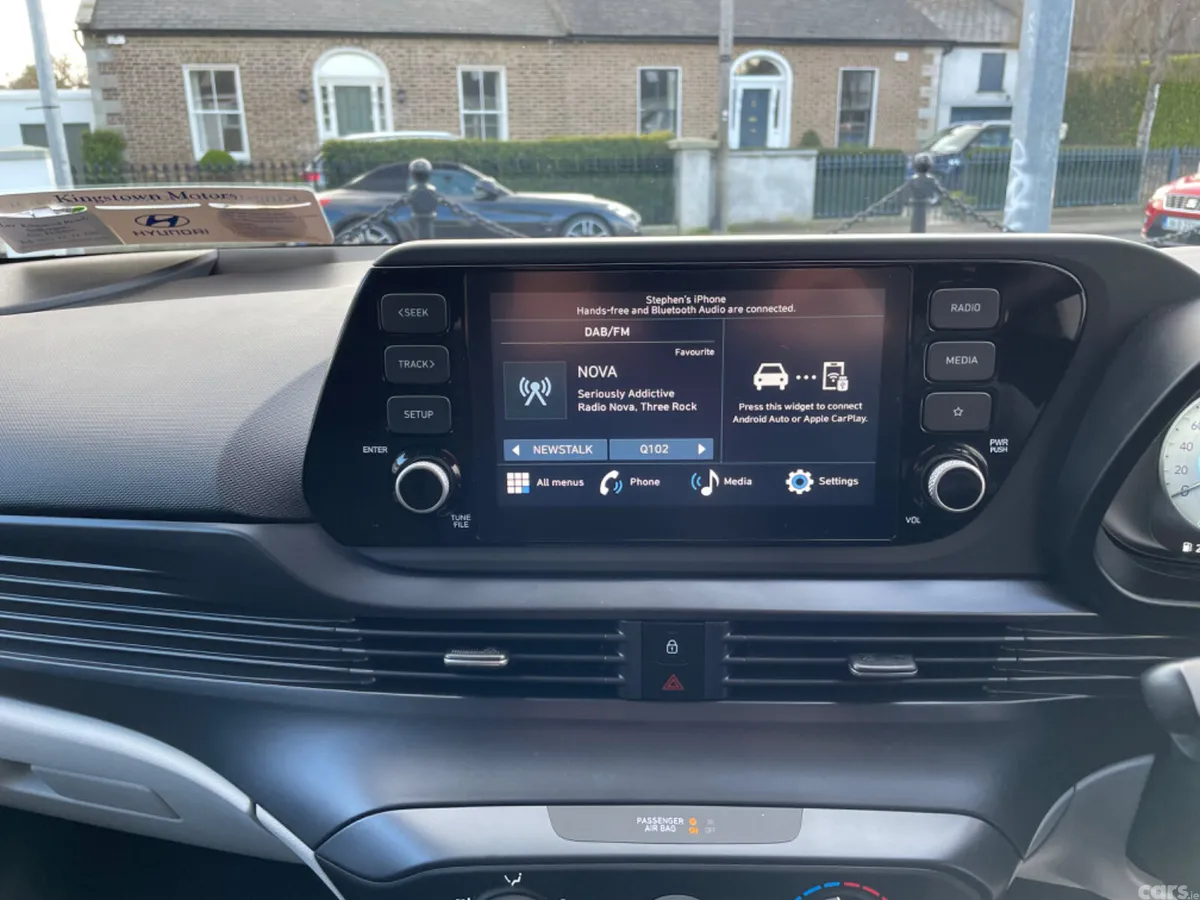 Hyundai i20 Hatchback, Petrol, 2023, Black