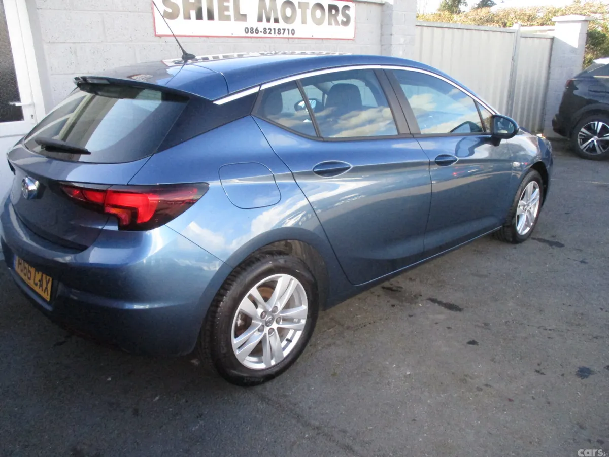 Vauxhall Astra Hatchback, Petrol, 2017, Blue