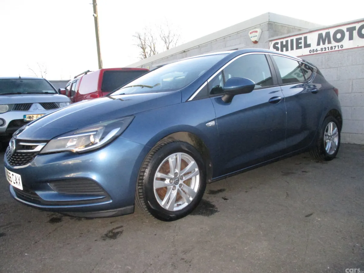 Vauxhall Astra Hatchback, Petrol, 2017, Blue