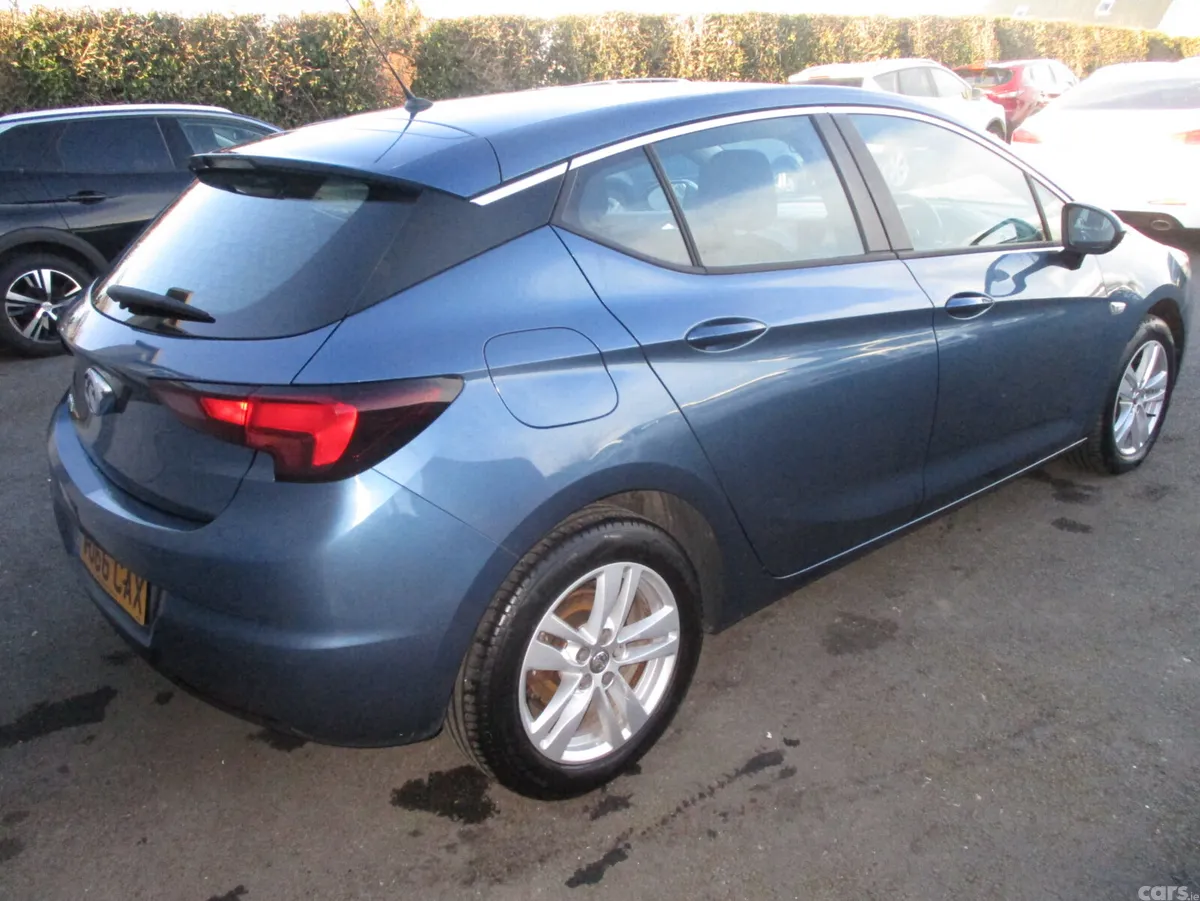Vauxhall Astra Hatchback, Petrol, 2017, Blue