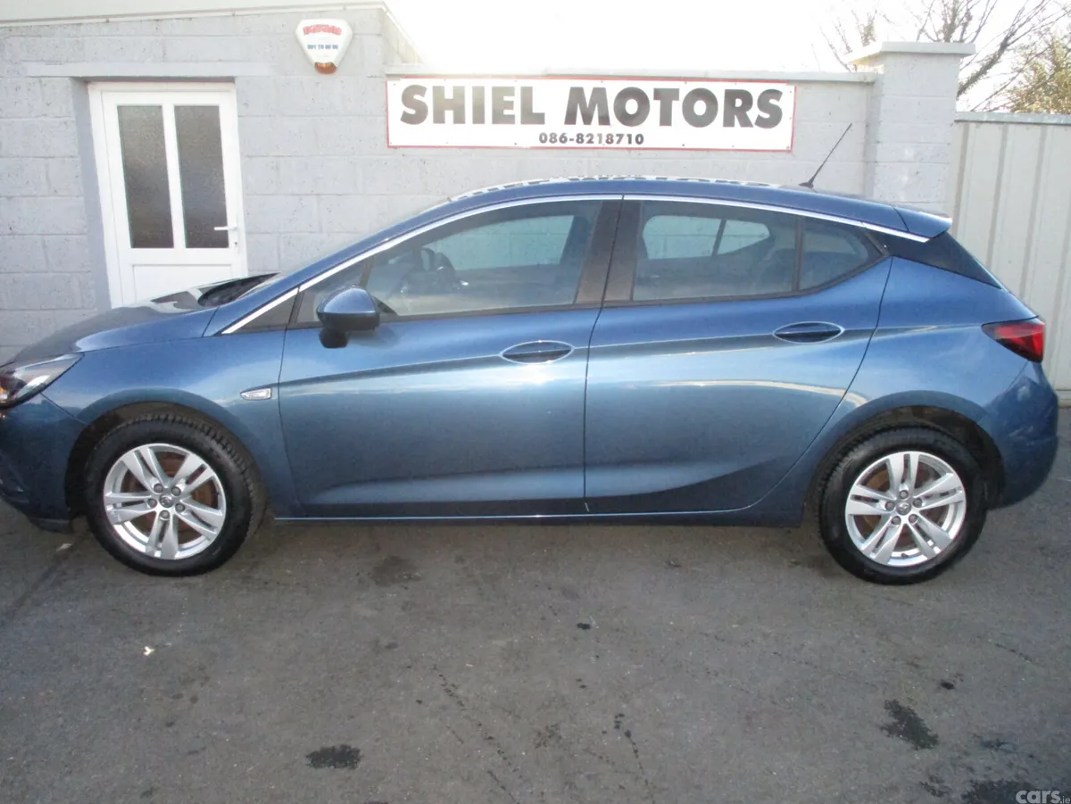 Vauxhall Astra Hatchback, Petrol, 2017, Blue