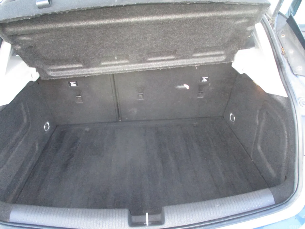 Vauxhall Astra Hatchback, Petrol, 2017, Blue