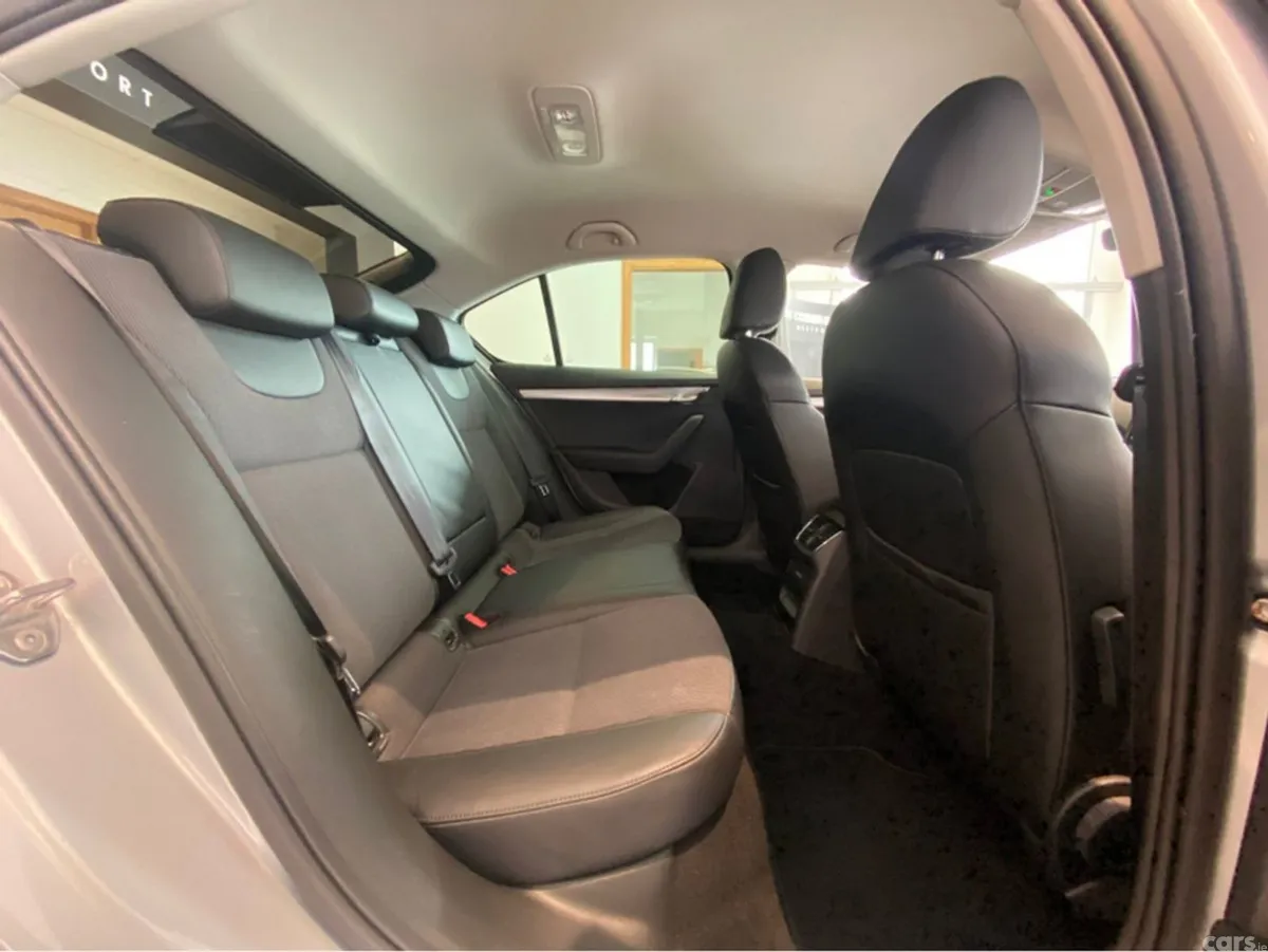 Skoda Octavia Saloon, Diesel, 2020, Grey