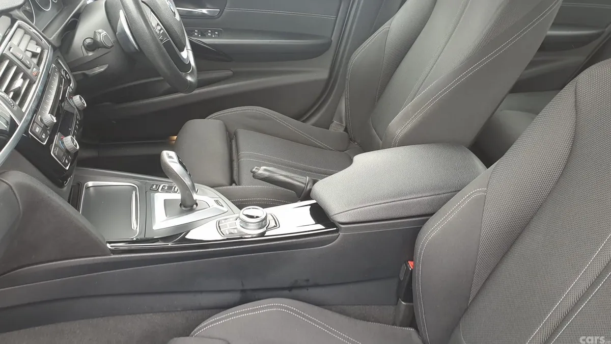 BMW 3-Series Saloon, Petrol Hybrid, 2018, Silver