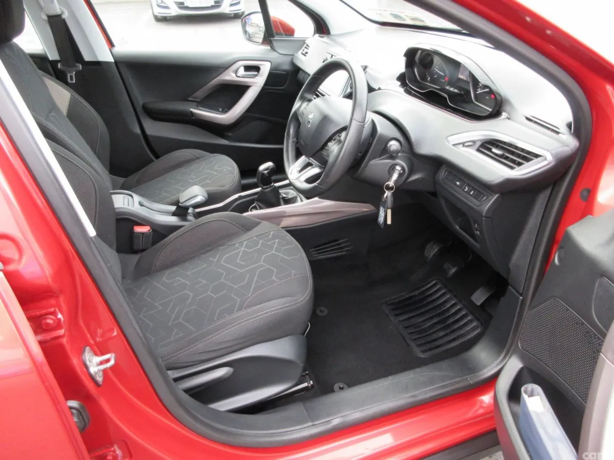 Peugeot 2008 SUV, Diesel, 2016, Red