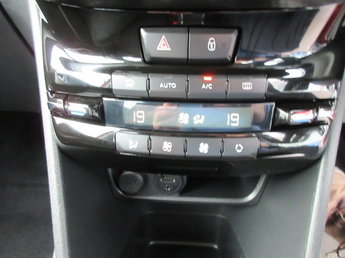 Peugeot 2008 SUV, Diesel, 2016, Red