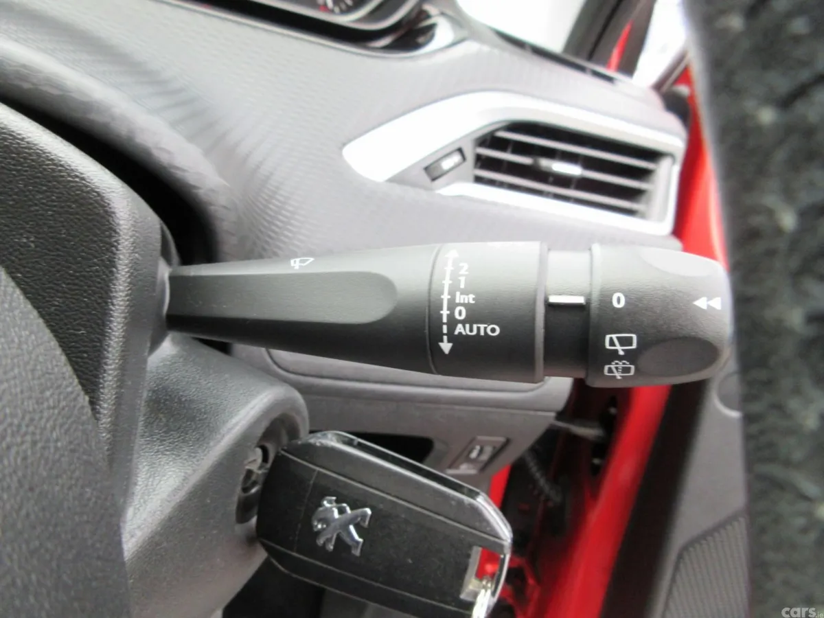 Peugeot 2008 SUV, Diesel, 2016, Red