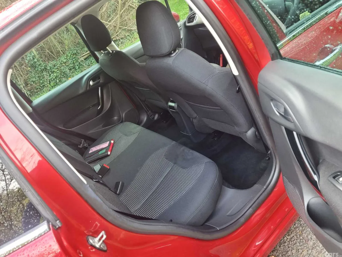 Citroen C3 Hatchback, Petrol, 2015, Red