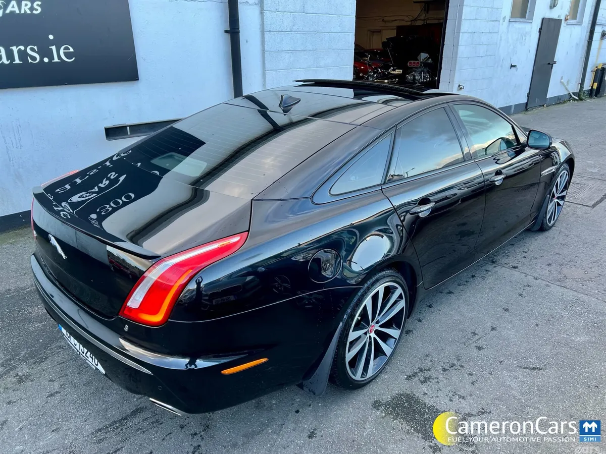 Jaguar XJ Saloon, Diesel, 2015, Black