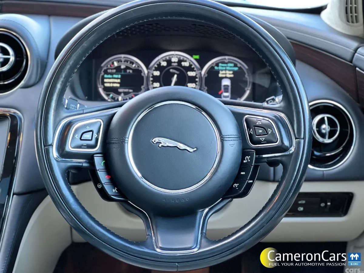 Jaguar XJ Saloon, Diesel, 2015, Black