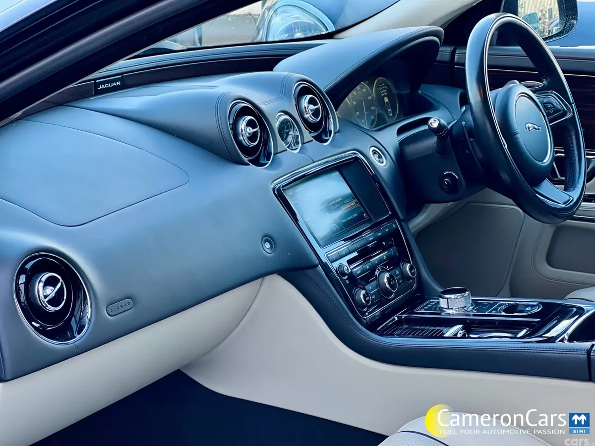 Jaguar XJ Saloon, Diesel, 2015, Black