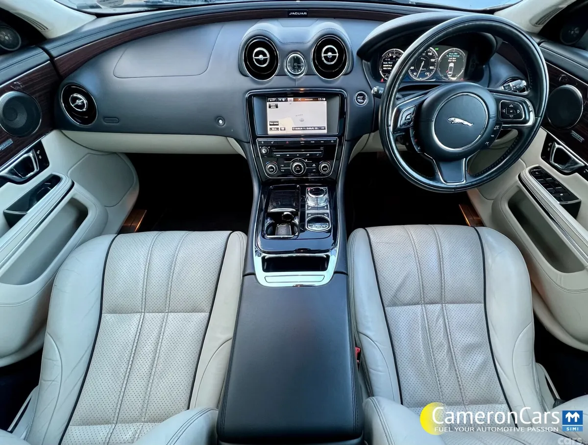 Jaguar XJ Saloon, Diesel, 2015, Black