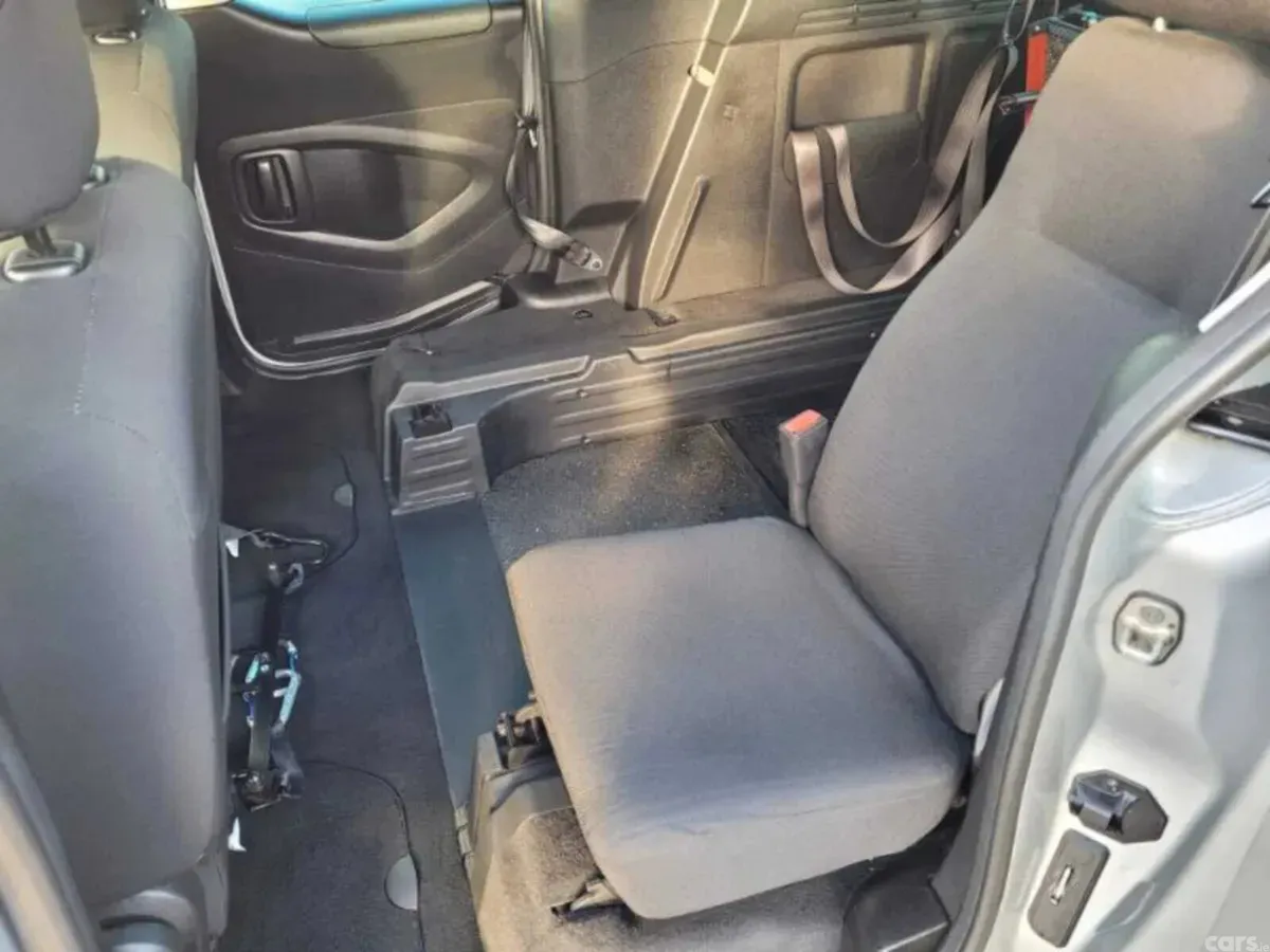 Peugeot Partner MPV, Diesel, 2017, Silver