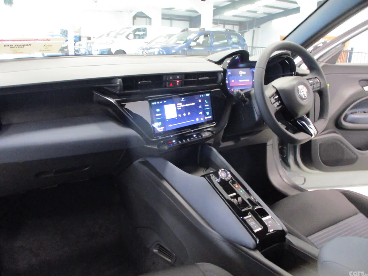 Alfa Romeo Junior SUV, Electric, 2026, Grey