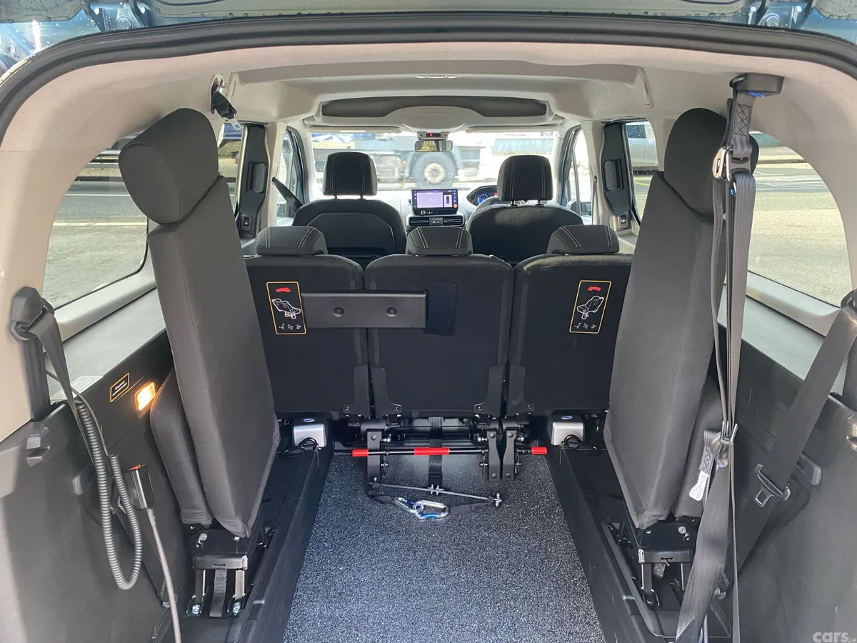 Peugeot Rifter MPV, Diesel, 2026, Blue