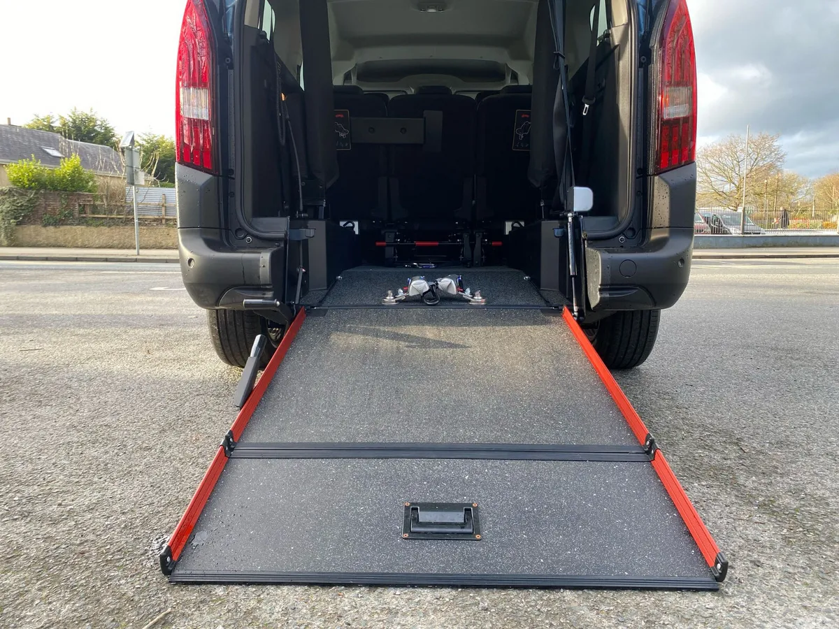 Peugeot Rifter MPV, Diesel, 2026, Blue