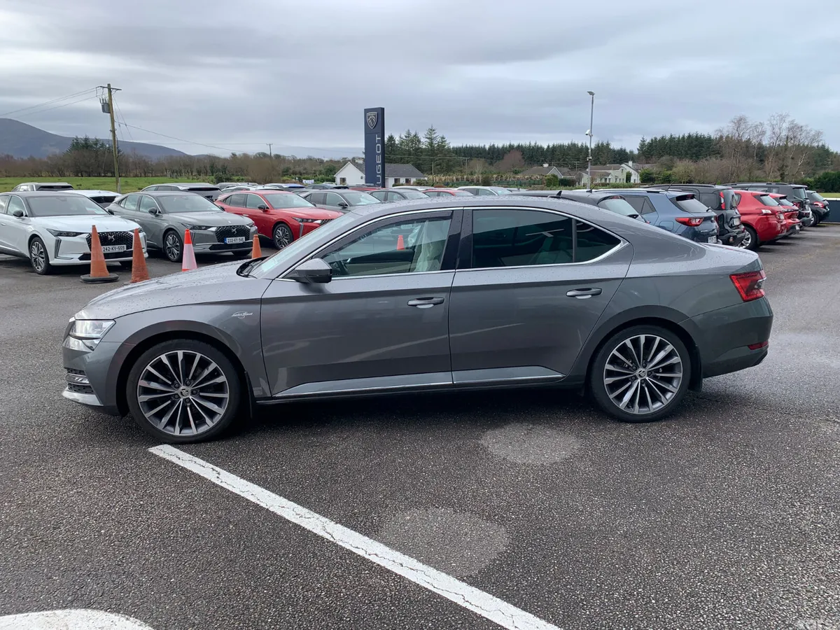 Skoda Superb Saloon, Diesel, 2023, Grey
