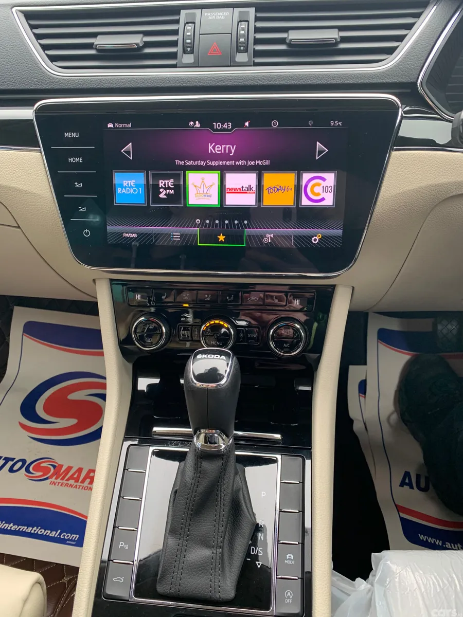 Skoda Superb Saloon, Diesel, 2023, Grey
