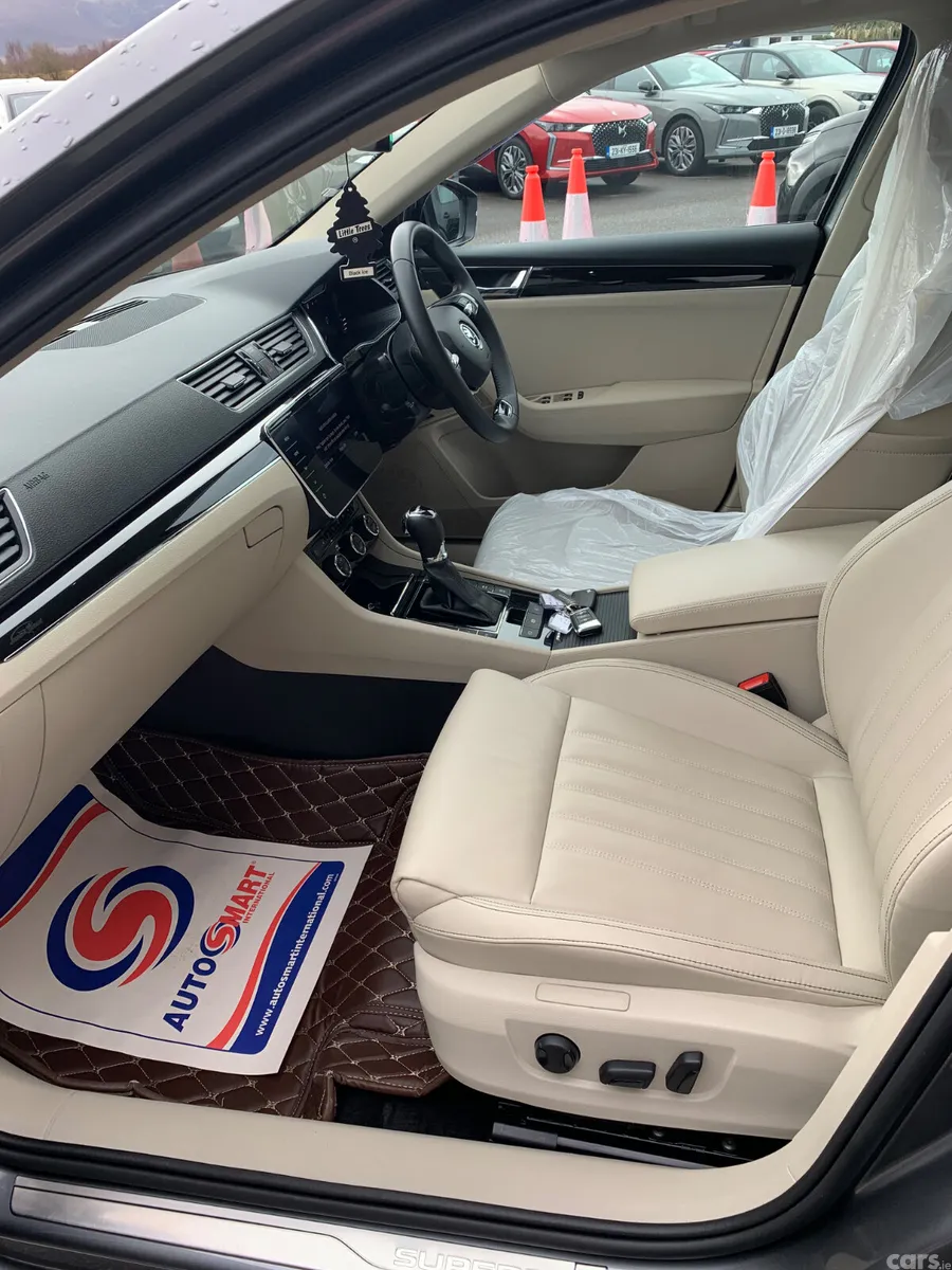 Skoda Superb Saloon, Diesel, 2023, Grey