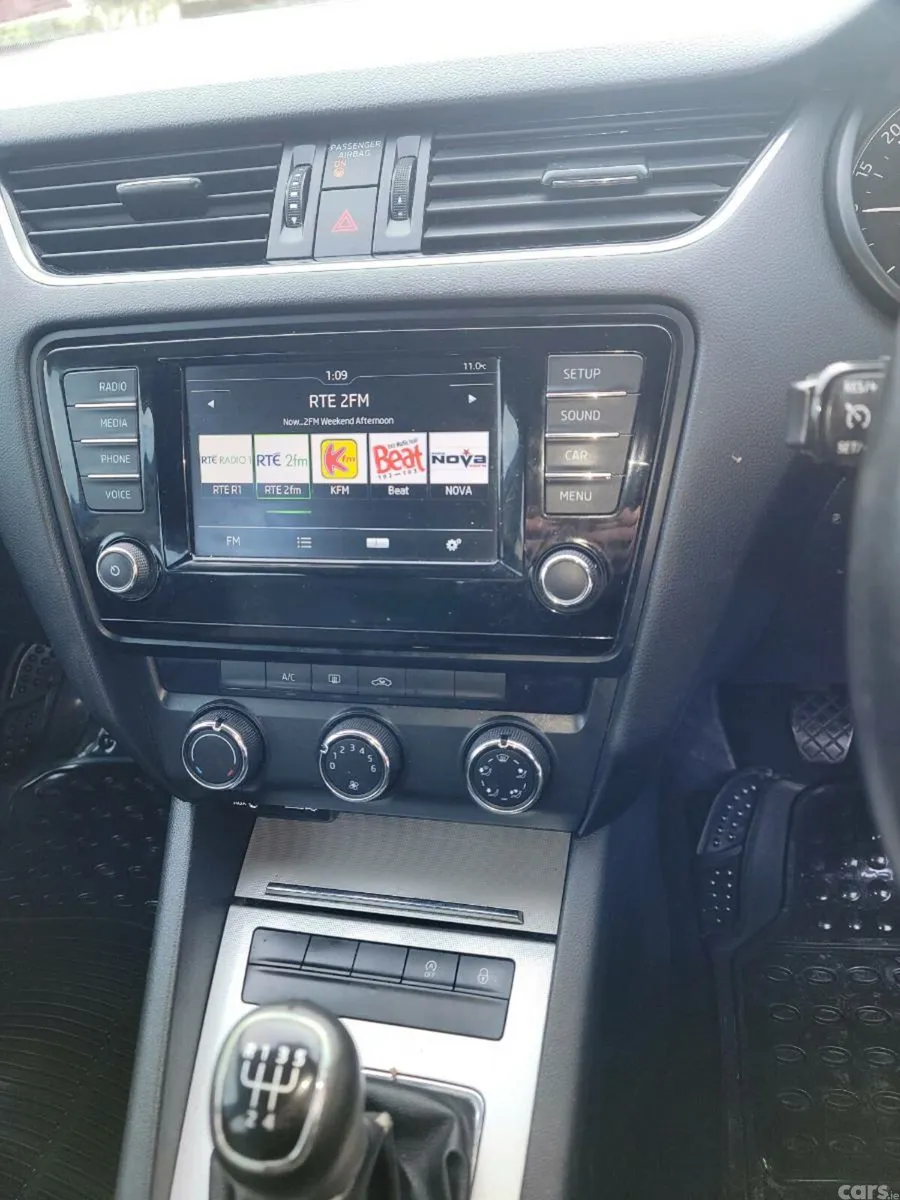Skoda Octavia Saloon, Diesel, 2015, Blue
