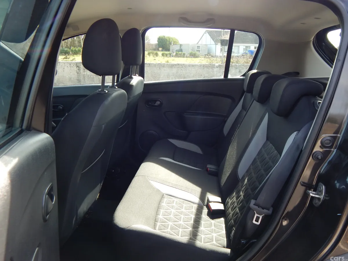 Dacia Sandero Stepway Hatchback, Diesel, 2014, Black