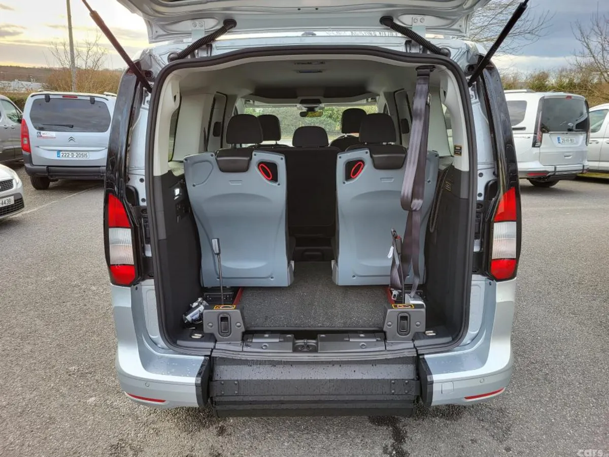 Ford Tourneo Connect MPV, Diesel, 2026, Silver