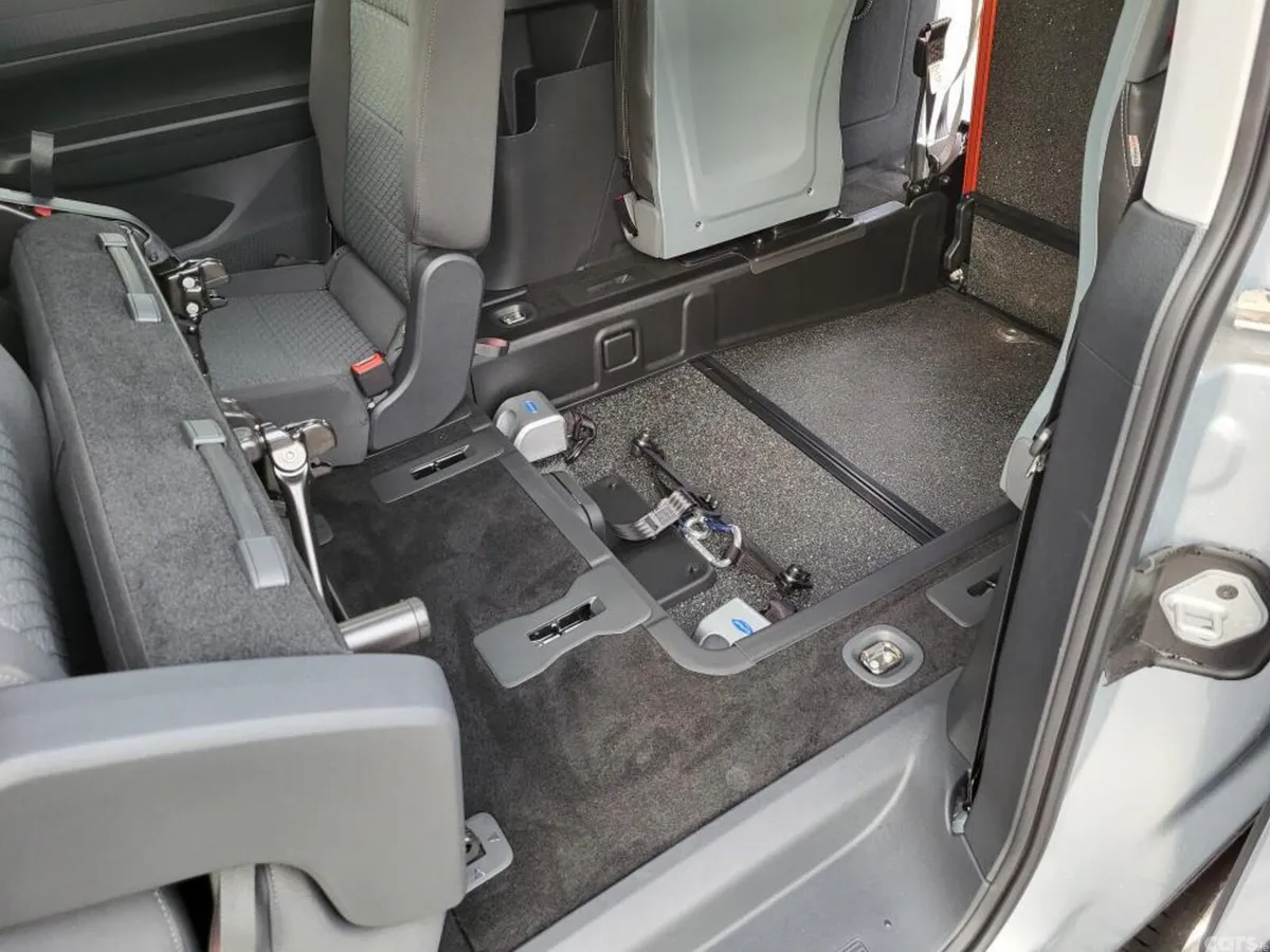 Ford Tourneo Connect MPV, Diesel, 2026, Silver