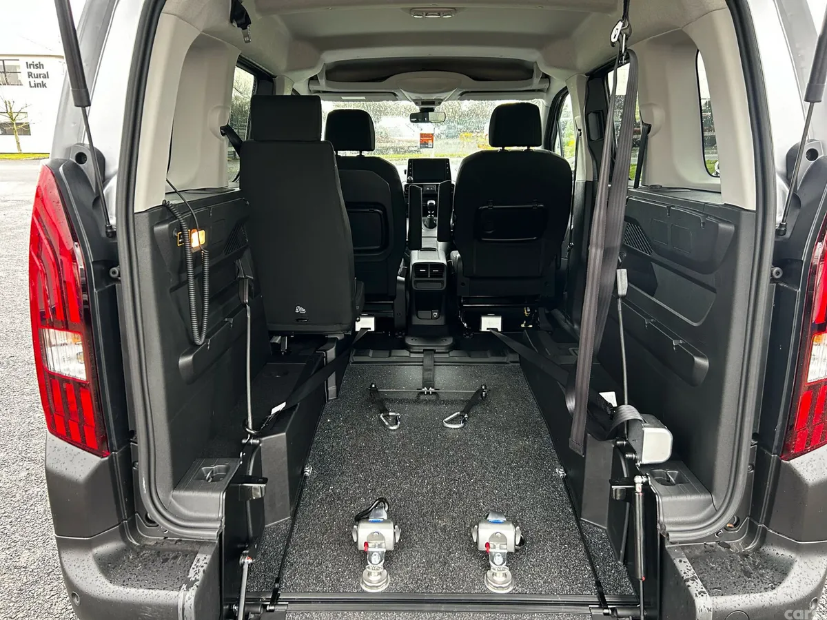Peugeot Rifter MPV, Diesel, 2024, Grey