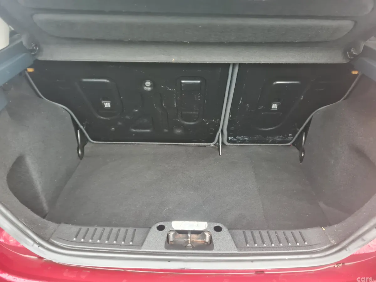 Ford Fiesta Hatchback, Petrol, 2011, Red