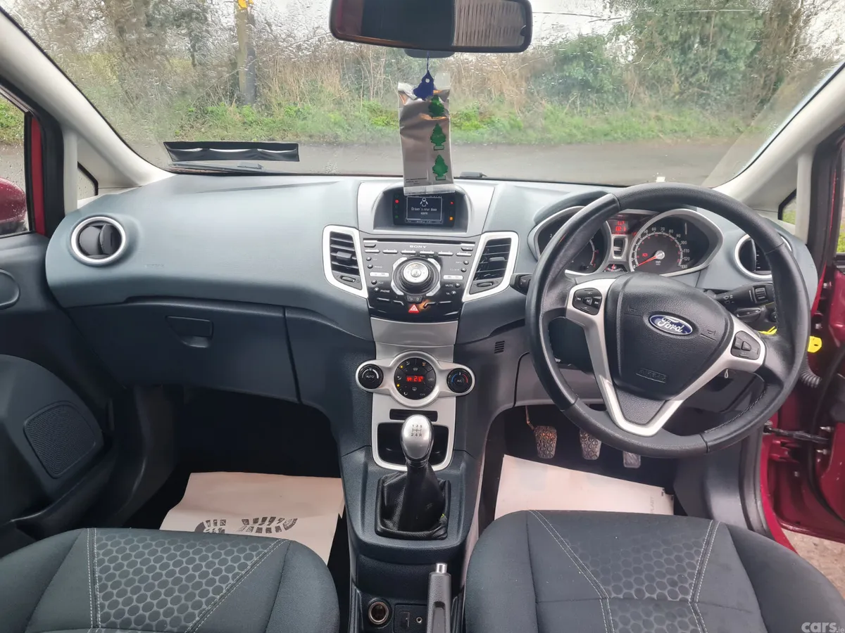 Ford Fiesta Hatchback, Petrol, 2011, Red