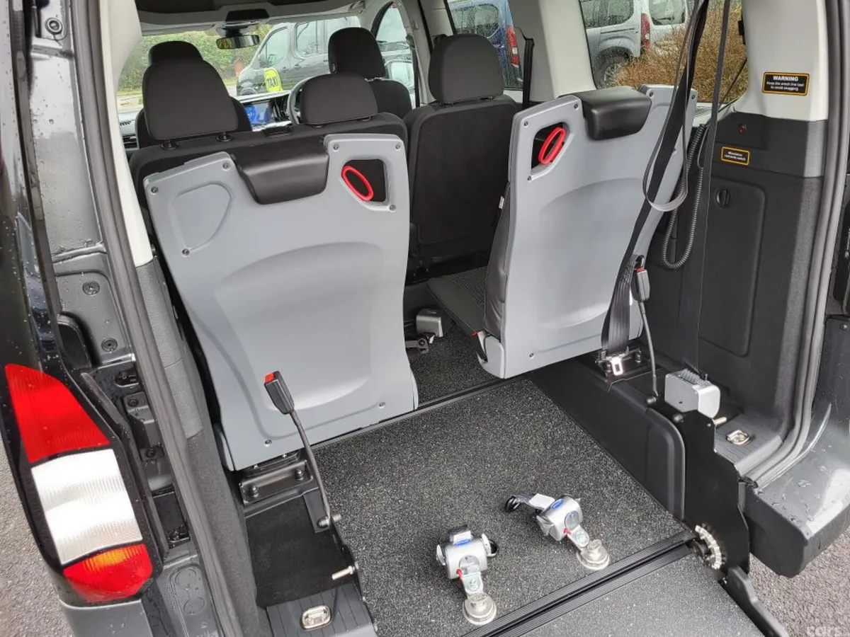 Ford Tourneo Connect MPV, Diesel, 2025, Grey