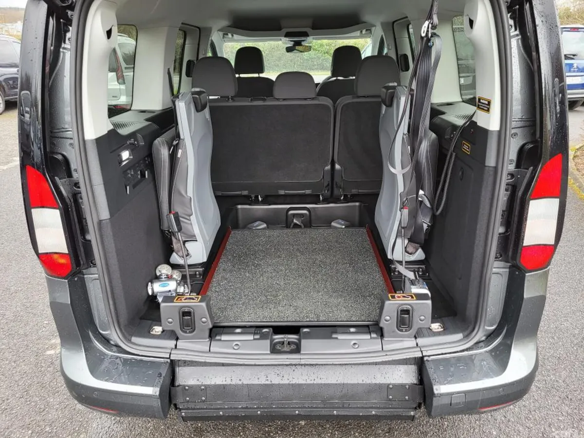 Ford Tourneo Connect MPV, Diesel, 2025, Grey