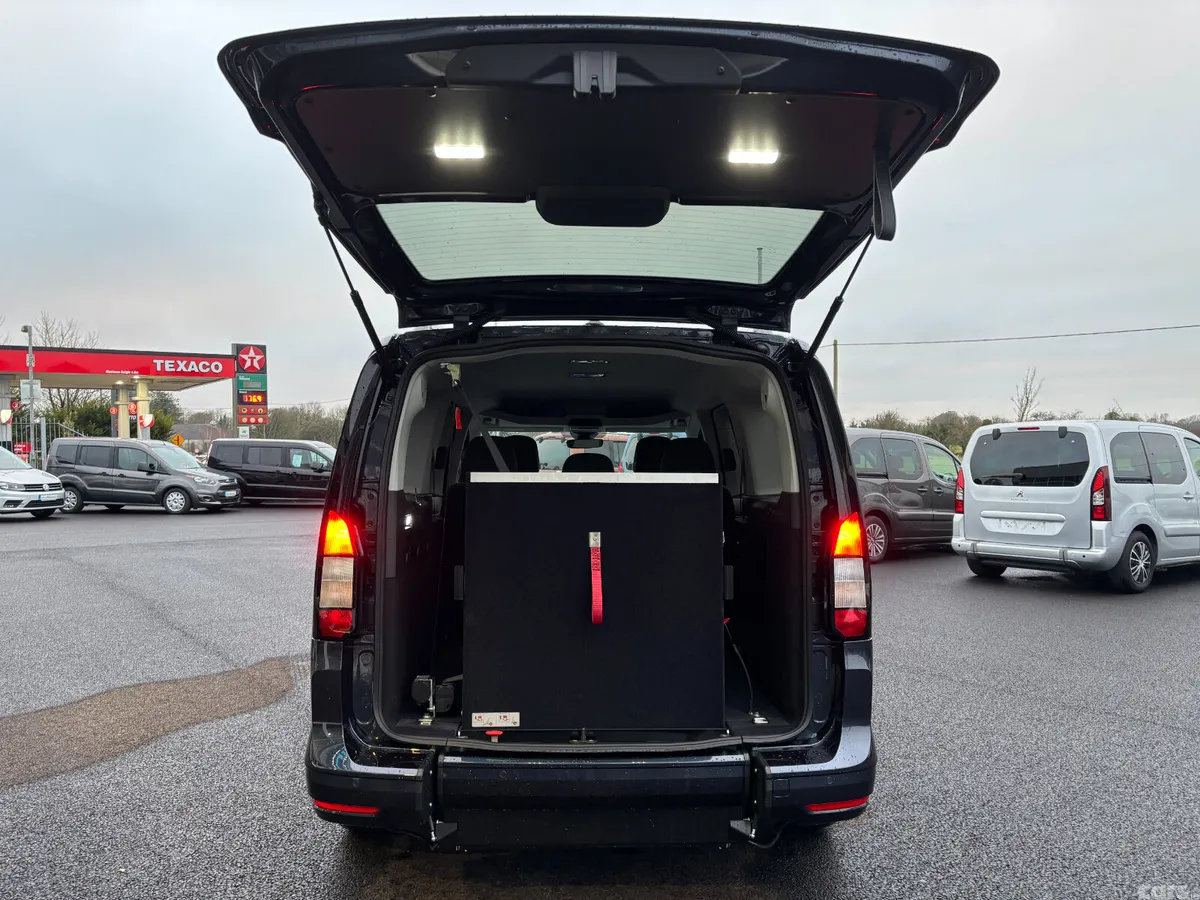 Ford Tourneo Connect MPV, Diesel, 2026, Blue