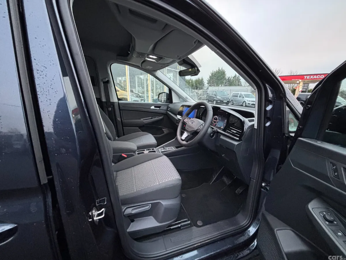 Ford Tourneo Connect MPV, Diesel, 2026, Blue