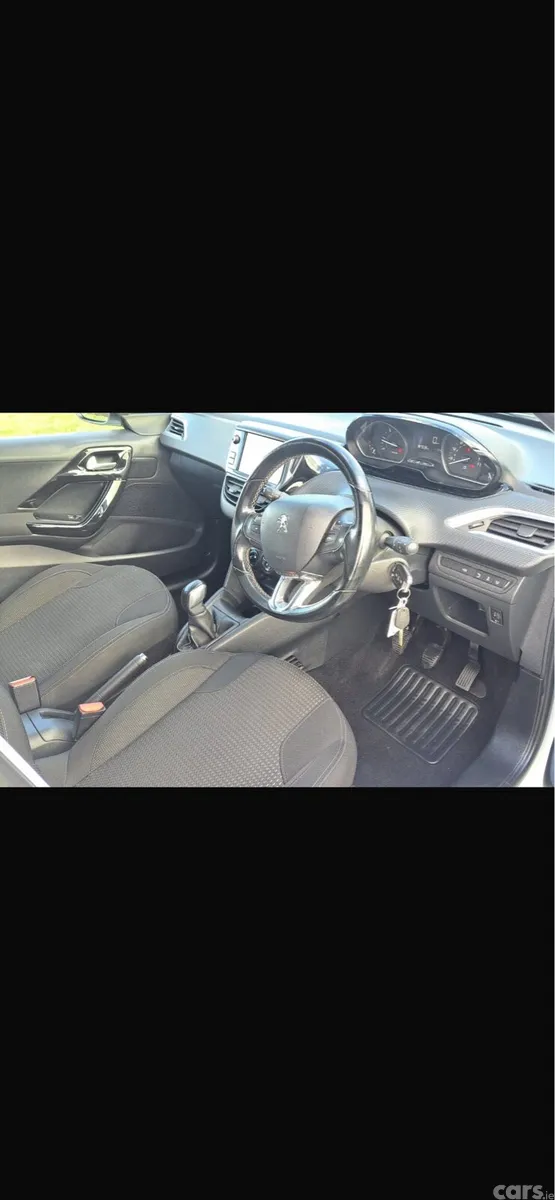 Peugeot 208 Hatchback, Diesel, 2017, White