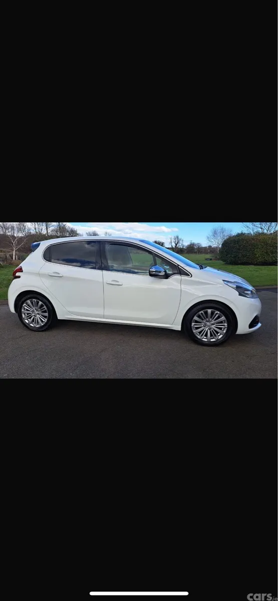 Peugeot 208 Hatchback, Diesel, 2017, White