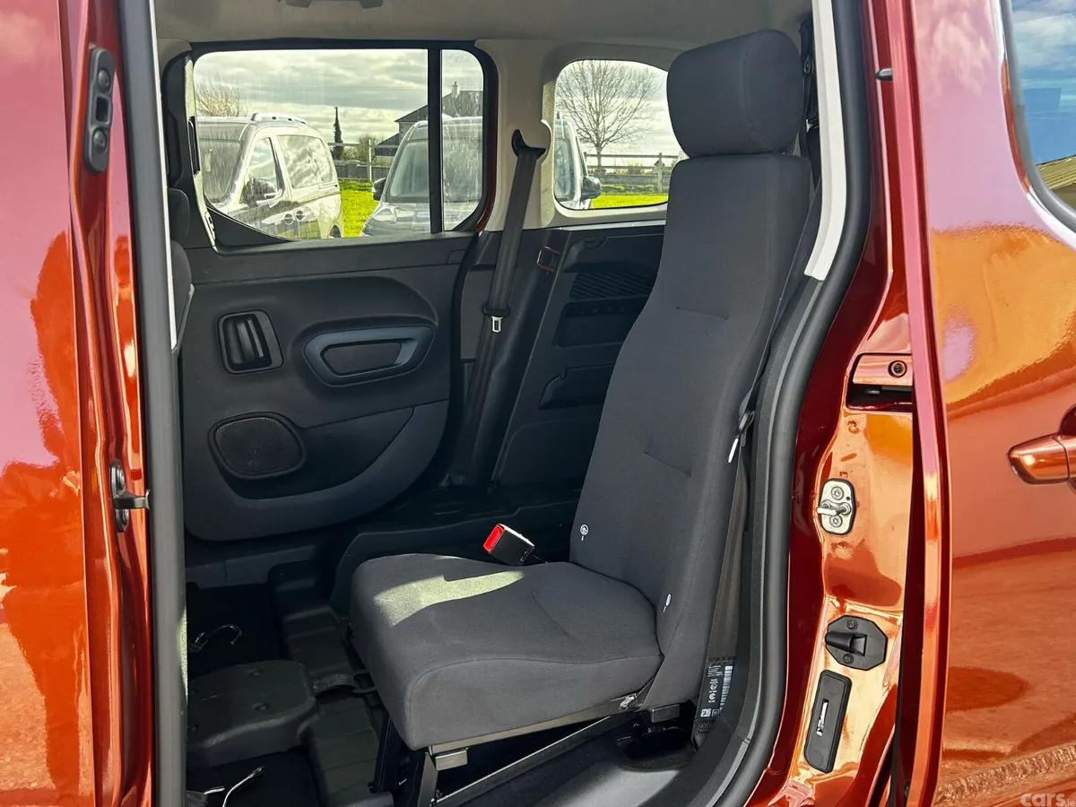 Peugeot Rifter MPV, Diesel, 2022, Bronze