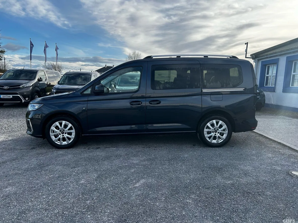 Ford Tourneo Connect MPV, Diesel, 2027, Blue
