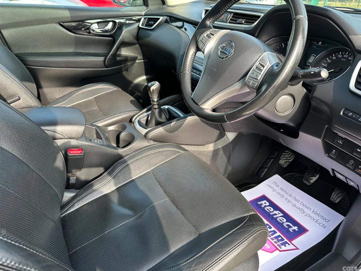 Nissan Qashqai Hatchback, Diesel, 2016, White