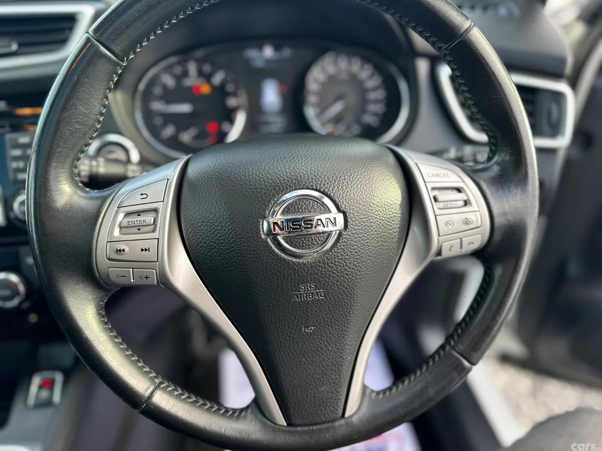Nissan Qashqai Hatchback, Diesel, 2016, White