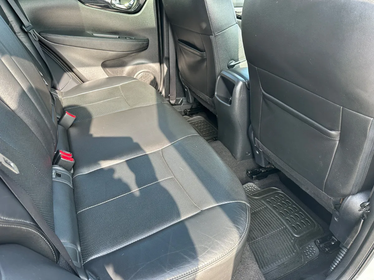 Nissan Qashqai Hatchback, Diesel, 2016, White